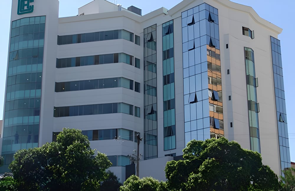 Murió la madre de general de la ‘Operación Jaque’ tras permanecer hospitalizada luego de violento atraco en Bucaramanga imagen de la publicación