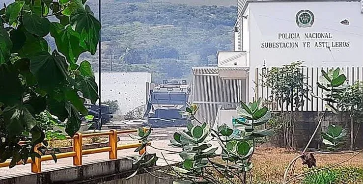 Atacan con drones la subestación de Policía de La Ye de Astilleros en Norte de Santander imagen de la publicación