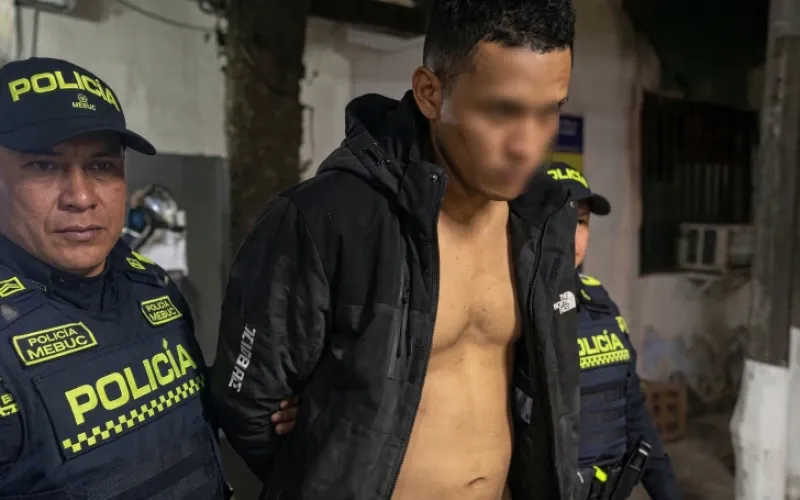 Robó un celular y luego atacó a su propio padre cuando le negó refugio en Girón imagen de la publicación