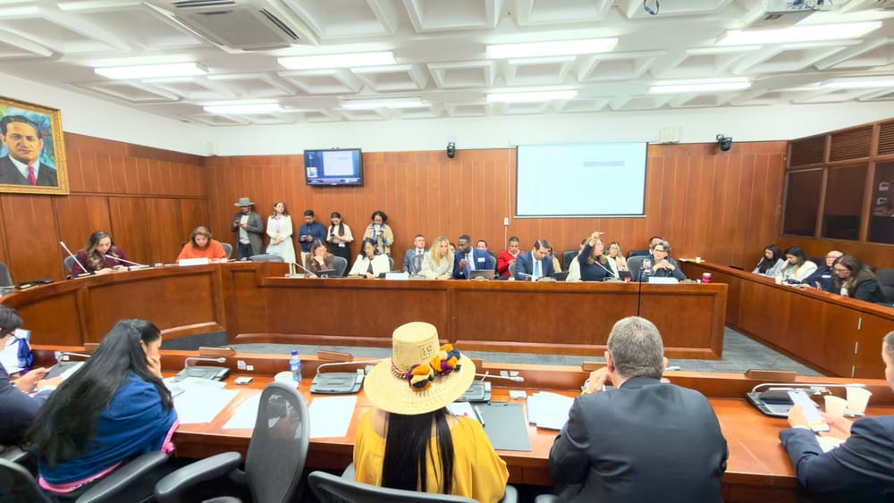 Aunque hace falta plata, Abelardo asegura que respetará derechos adquiridos de pensionados y cotizantes ¿Será que cambia de parecer más adelante? imagen de la publicación