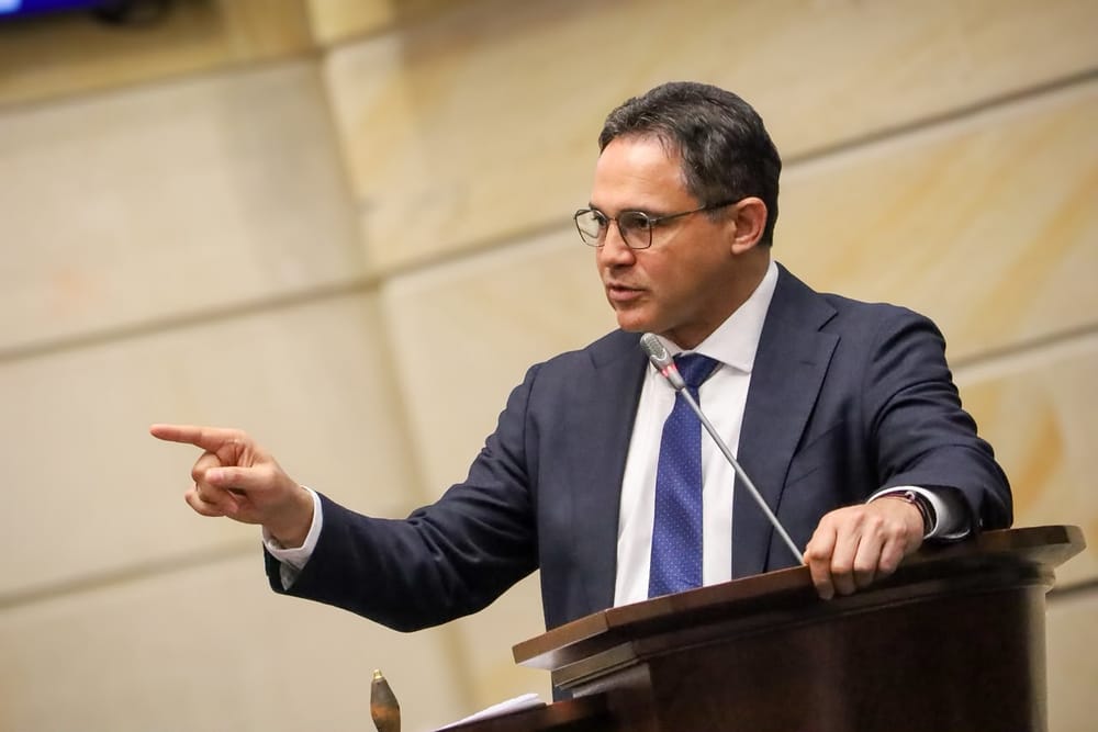Presidente del Senado propone aumento de 15 billones para fortalecer el presupuesto de la Fuerza Pública imagen de la publicación