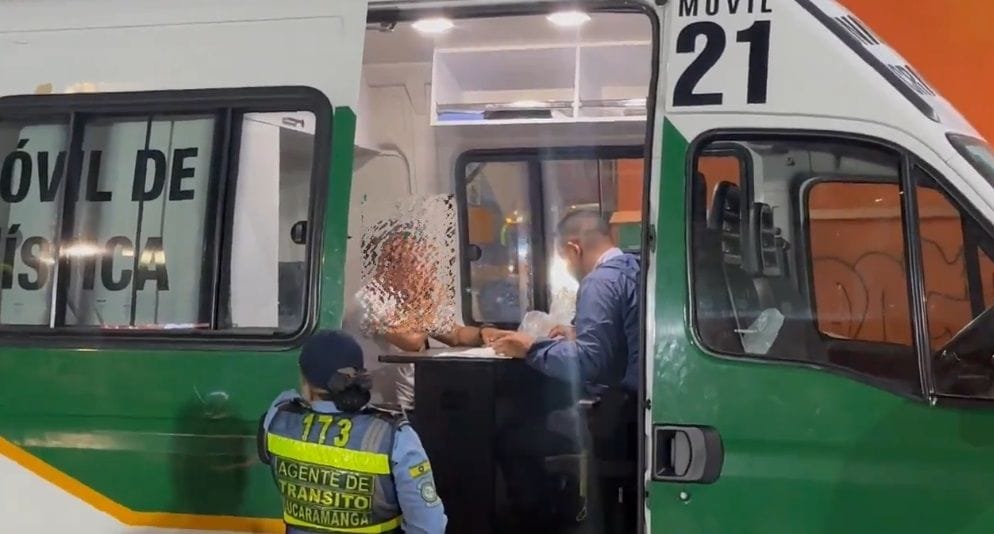 Conductor de ambulancia fue detenido por manejar alcoholizado durante paseo familiar imagen de la publicación