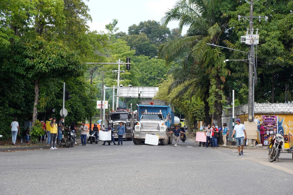 Levantado bloqueo de vía en  sector de Obras Públicas en  Barrancabermeja imagen de la publicación