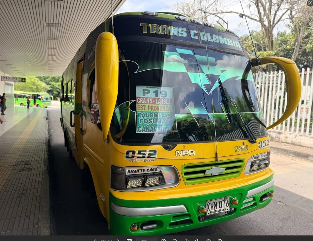 Pagar con tarjeta o código QR ahora es posible en buses que hacen las veces de Metrolínea imagen de la publicación