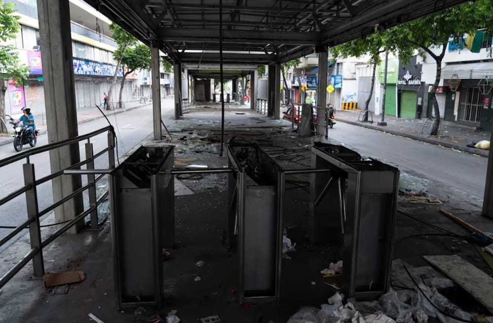 Exfuncionario de Metrolínea  enfrenta investigación de la Procuraduría por contratos  de vigilancia imagen de la publicación