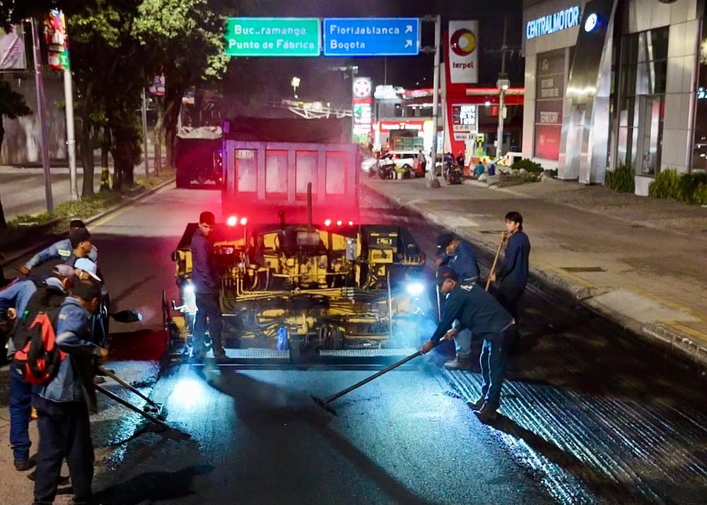 ‘Menos Huecos, Más Bonita’ con asfalto en calles de Bucaramanga imagen de la publicación