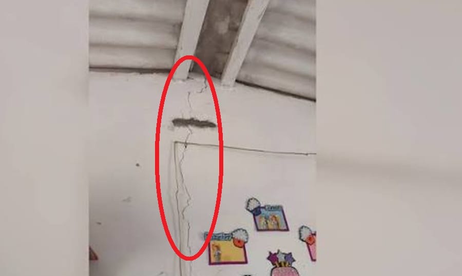 Comunidad reclama que un mes después de producirse el terremoto y colegio de Rionegro no recibe ayuda imagen de la publicación