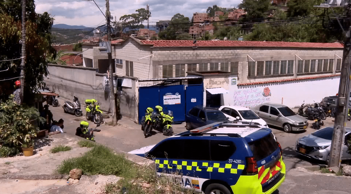 Estudiante de 17 años armó balacera en colegio de Medellín imagen de la publicación