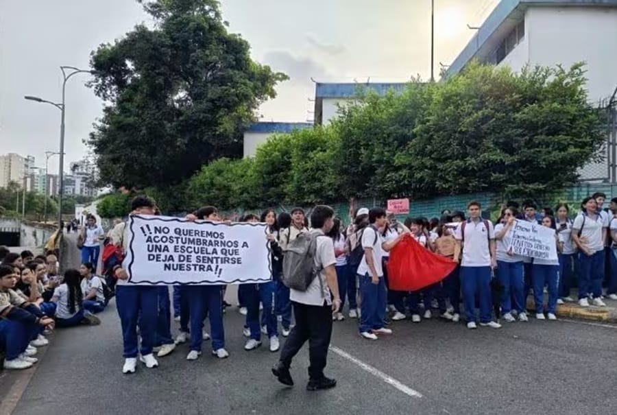 Mayoría de docentes de la Normal de Bucaramanga piden cambio de rectora imagen de la publicación