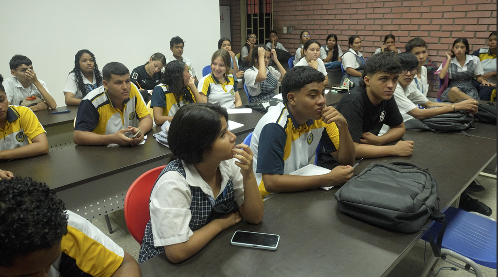 UIS Barrancabermeja abre nuevo programa técnico en energías fotovoltaicas para estudiantes de bachillerato imagen de la publicación