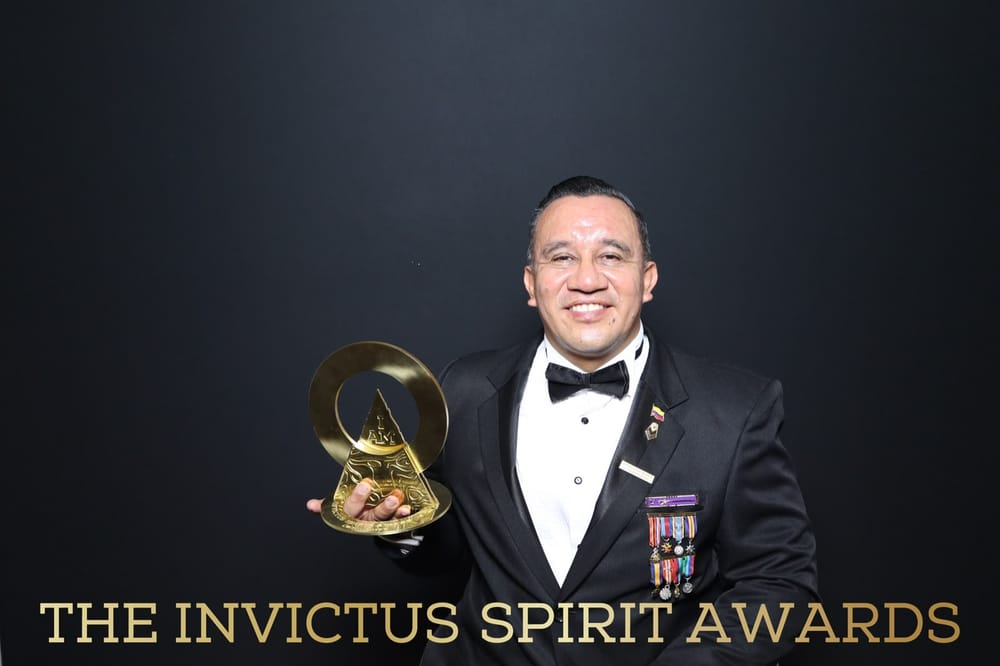 Sargento colombiano en retiro  recibe en Londres un Invictus Spirit Award por su espíritu de servicio y solidaridad imagen de la publicación