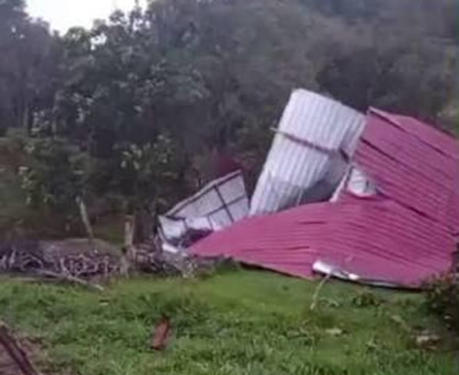Graves daños en viviendas tras fuerte tormenta eléctrica en Oiba, Santander imagen de la publicación