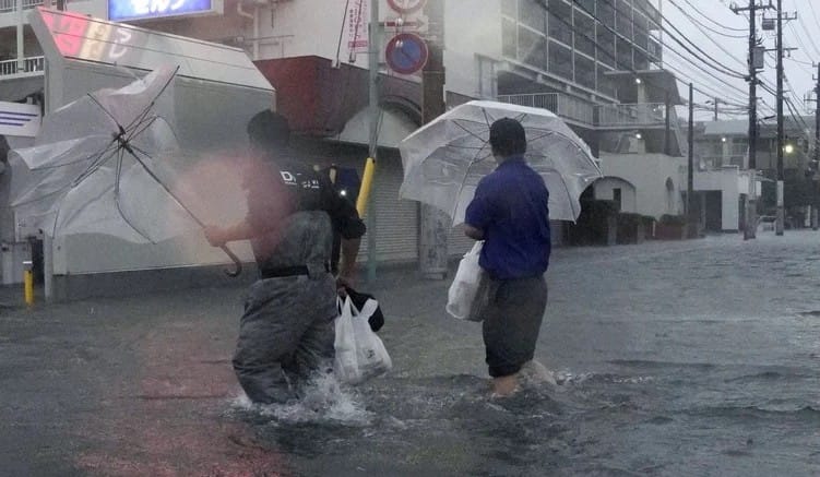 Ordenan evacuar a casi 2 millones de personas en Japón imagen de la publicación
