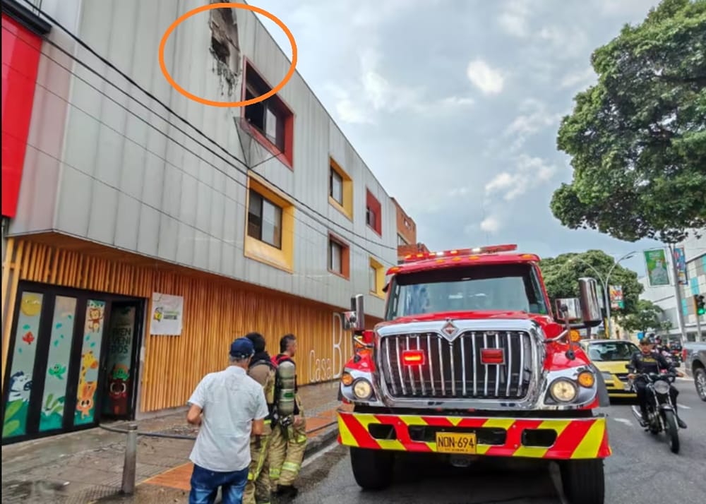 Sólo daños materiales tras incendio en Casa Búho de Bucaramanga imagen de la publicación