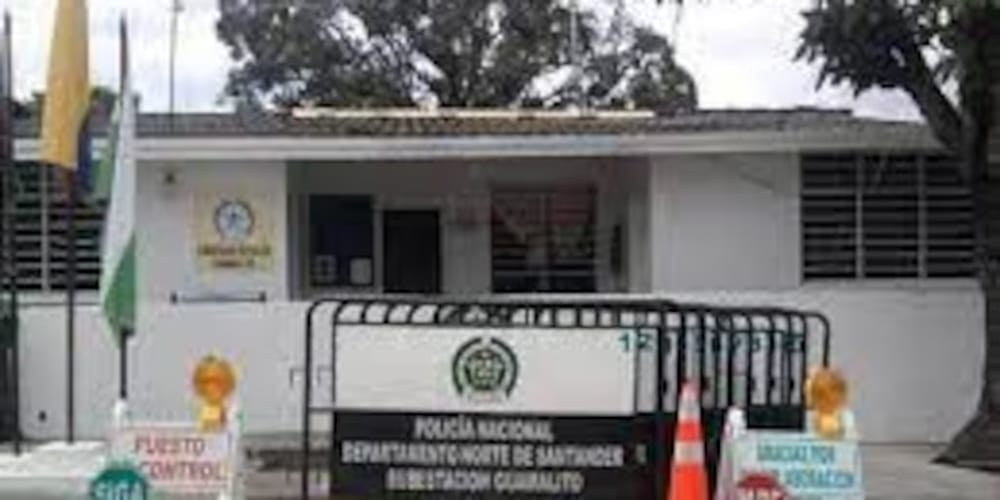 Ataque con drones dejó destruida la estación de Policía de El Carmen de Chucurí imagen de la publicación