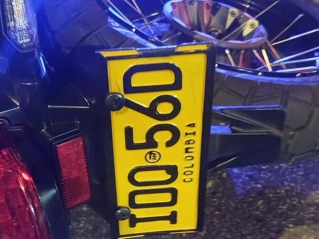Motociclista murió tras violento choque contra un carro en el viaducto García Cadena imagen de la publicación