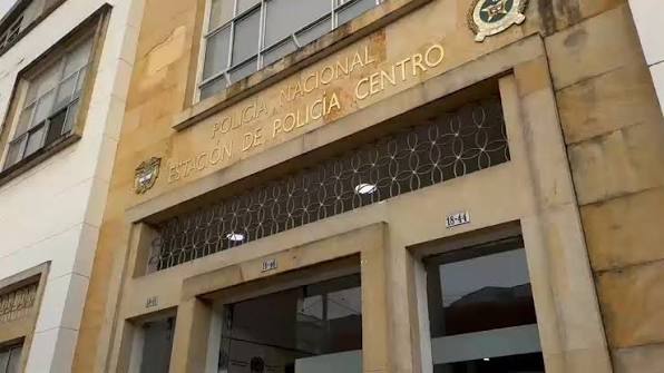 Siete presos burlaron la seguridad y escaparon por el techo de una estación de Policía en Bucaramanga imagen de la publicación