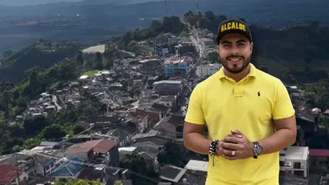 Steban Aristizábal, el alcalde de Buenavista que se volvió viral como “el más guapo de Colombia” imagen de la publicación