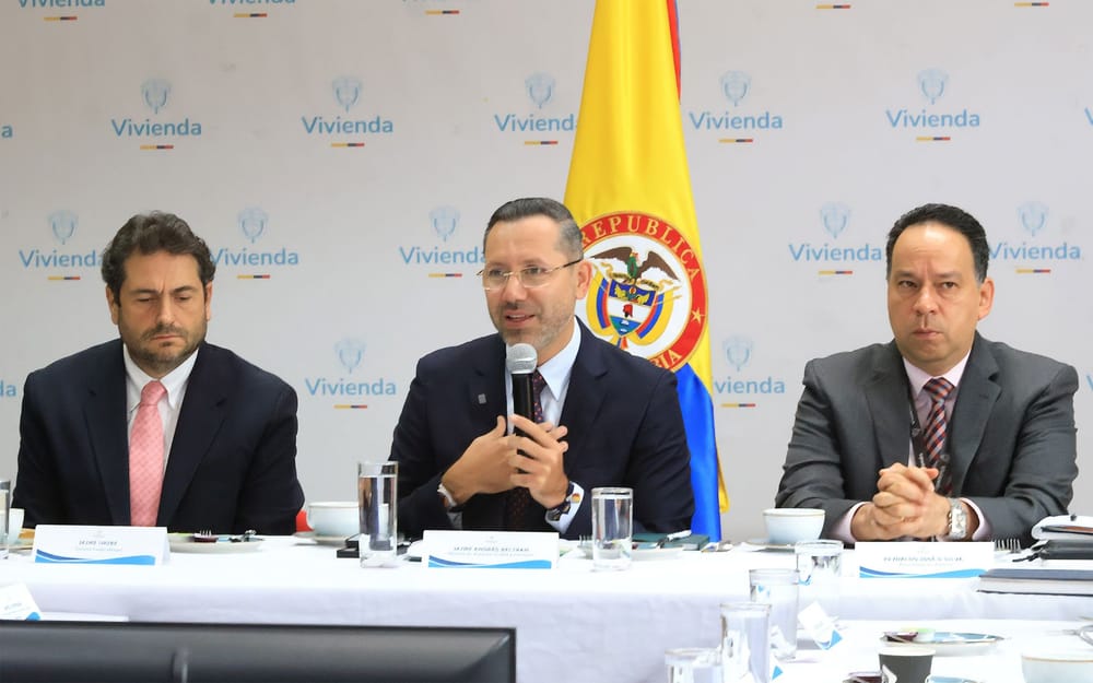 Desde MinVivienda, Jaime Andrés entregará alivios en servicios públicos a familias afectadas por desastres imagen de la publicación