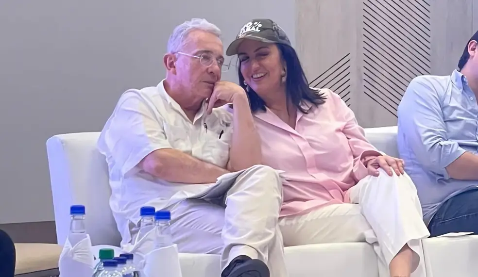La Mafe Cabal rompió cobijas con Uribe. ¿Apoya esa decisión? imagen de la publicación