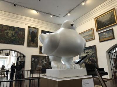 Paloma de la Paz de Botero se cayó del tercer piso del Museo Nacional imagen de la publicación