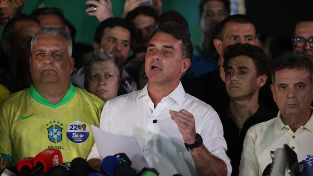 Flávio Bolsonaro habría escapado de Brasil rumbo a Estados Unidos pese a una prohibición judicial imagen de la publicación