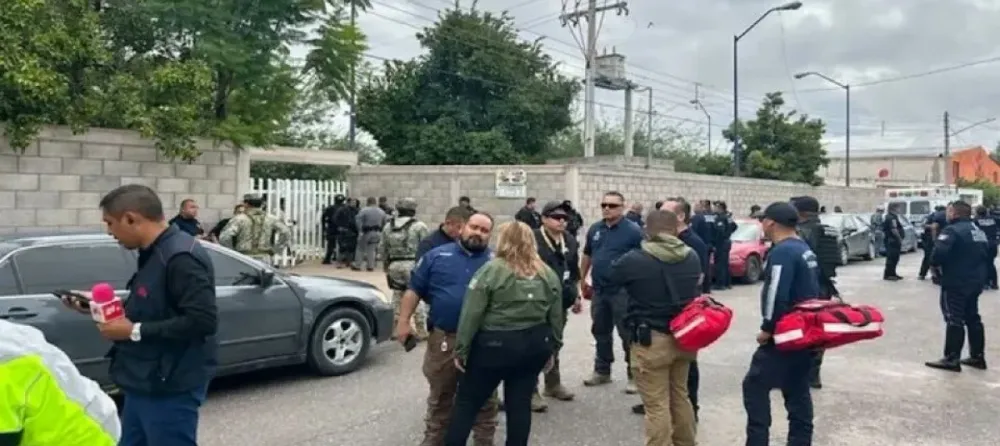 Dos exalumnos fueron detenidos tras con machetes y bombas molotov en escuela imagen de la publicación
