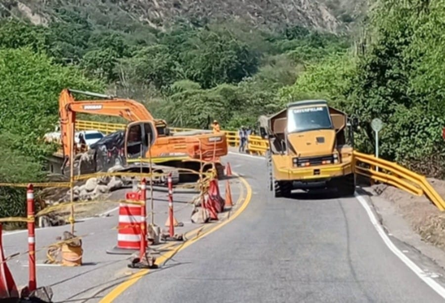 Reabierto el paso para camiones con carga en el sector Pescadero imagen de la publicación