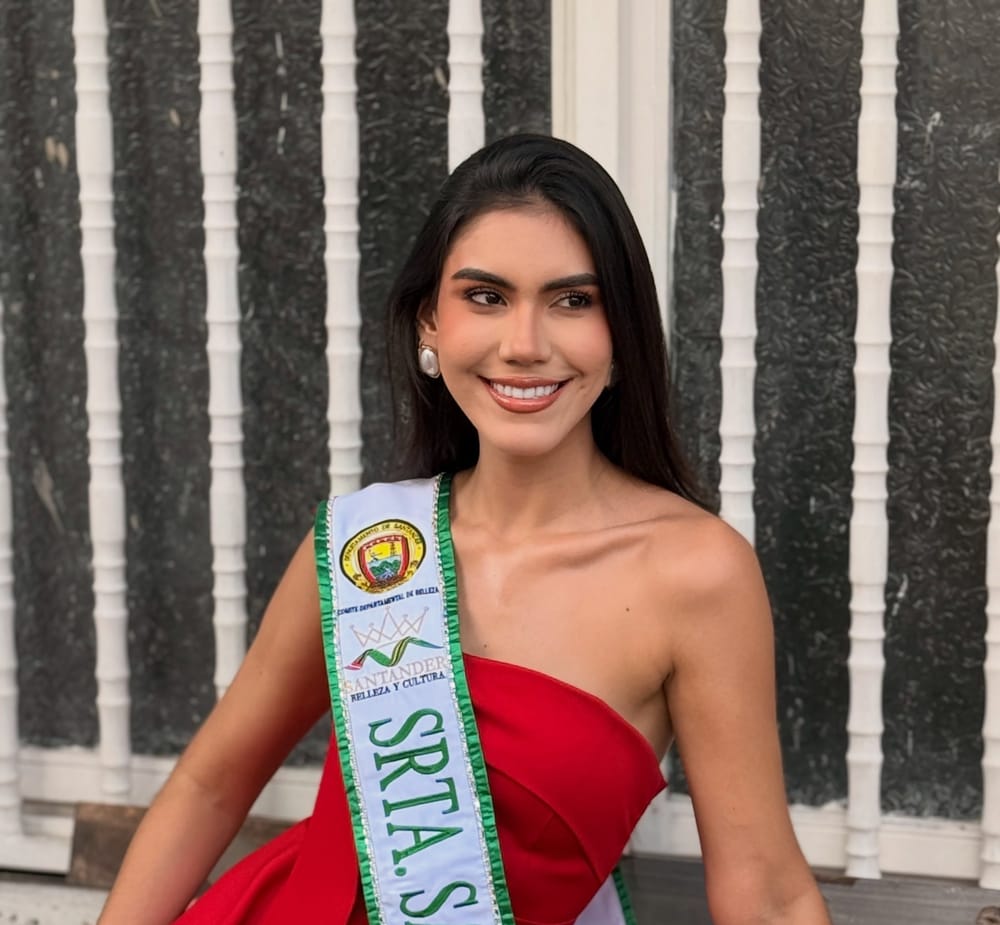 Señorita Santander Kely Carrillo en el Reinado Nacional de Belleza imagen de la publicación