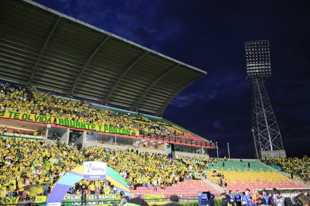 Para que al Atlético Bucaramanga no se le vaya la luz le arreglaron las luminarias al Montanini imagen de la publicación