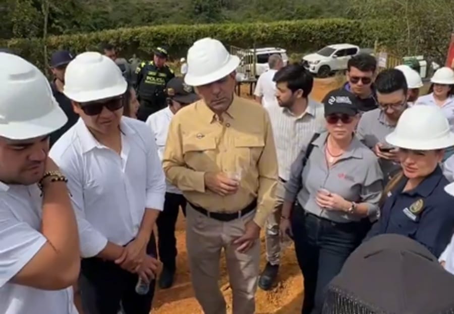 Gobernador y diputados de Santander buscarán completar requisitos para terminar el anillo  vial metropolitano imagen de la publicación