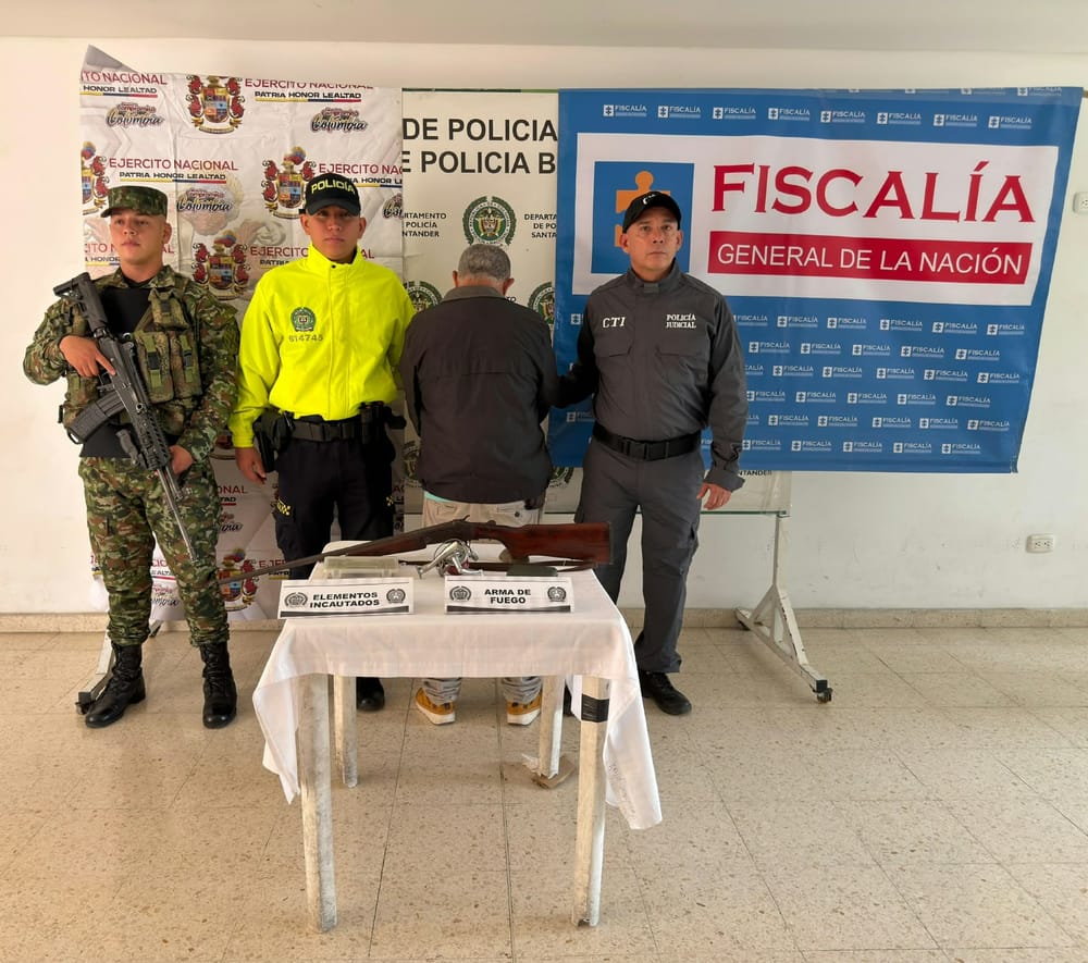Allanamiento en Barbosa, Santander, destapa arma y evidencias de un millonario hurto imagen de la publicación