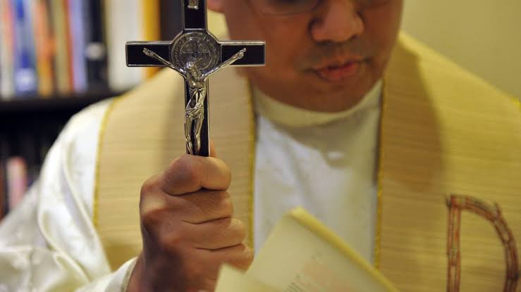 Exorcismos en Colombia: qué exige la Iglesia antes de realizar el ritual imagen de la publicación