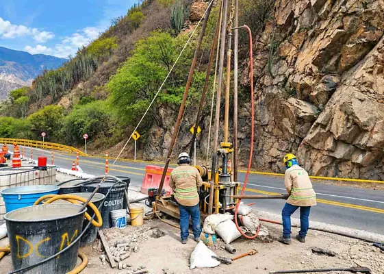 Invías reabre paso para tractomulas en la vía Bucaramanga-Bogotá, pero sin carga imagen de la publicación