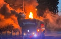 Incendio consumió de forma total un bus de agrupación vallenata en Rionegro,  Santander imagen de la publicación