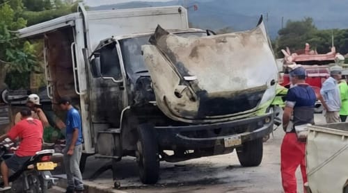 Violento ataque contra camión repartidor de cerveza en Los Patios imagen de la publicación