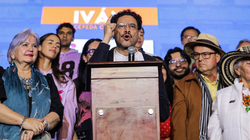 “Nuestro gobierno triplicó el bono pensional para tres millones de adultos mayores, así no le guste a la señora Valencia” Iván Cepeda en Bogotá imagen de la publicación