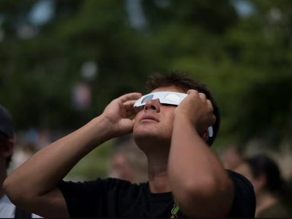 Consejos para cuidar la salud visual durante el eclipse solar en Bucaramanga