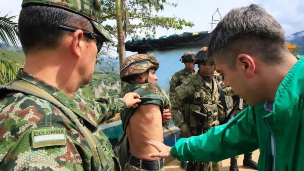 Soldados fueron atacados y robados en una asonada