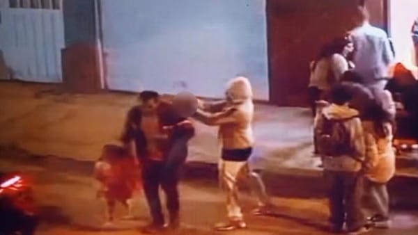 VIDEO. Fue capturado sujeto que asesinó a hombre que pedía dulces con su hija
