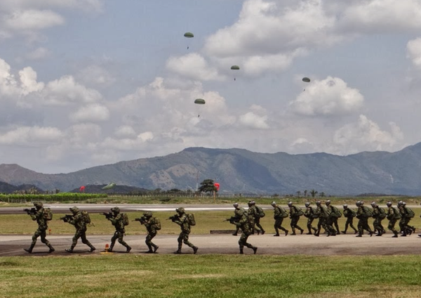 En la base militar de Tolemaida fallecieron dos soldados mientras manipulaban explosivos