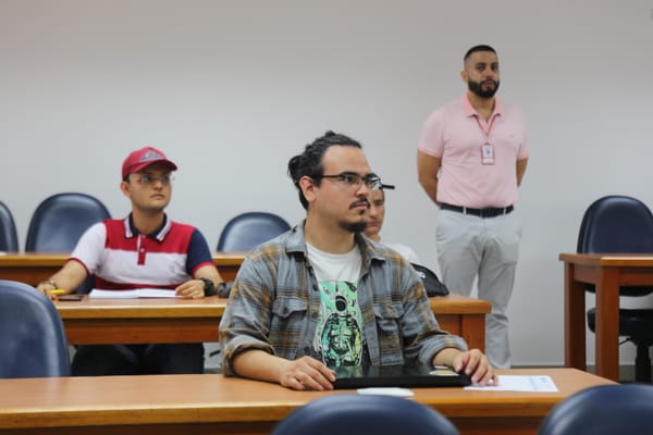 UDES y Cámara de Comercio ofrecen capacitaciones a tenderos en Bucaramanga