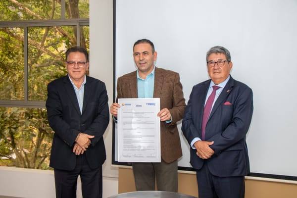 UDES y Gobernación firman acuerdo para el desarrollo sostenible