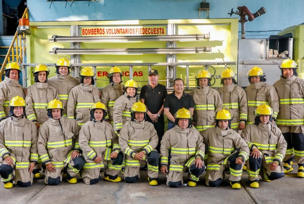 Entregan nueva dotación al cuerpo de Bomberos de Piedecuesta