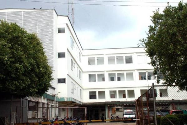 Hospital del Magdalena Medio enfrenta crisis por deudas de EPS