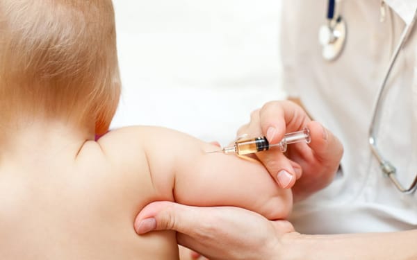 Vacunación infantil experimenta su mayor descenso en décadas