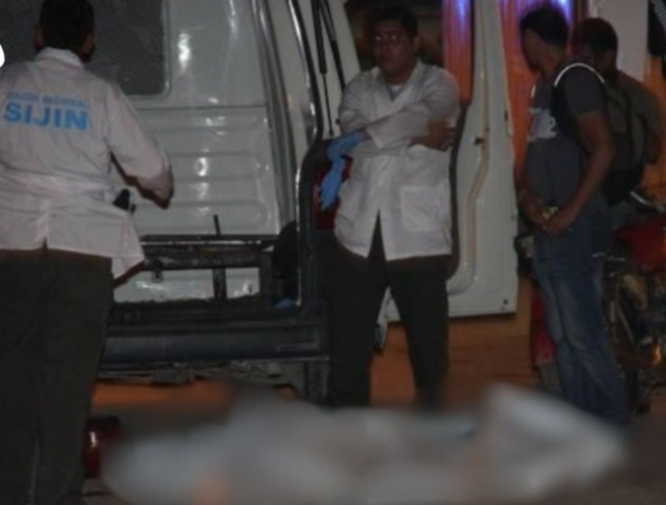 Hombre que pedía agua y comida habría sido asesinado por vigilante de un restaurante