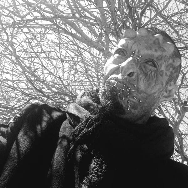La vida actual de 'El diablo colombiano', Caim Mortis: De la transformación extrema a influenciador global