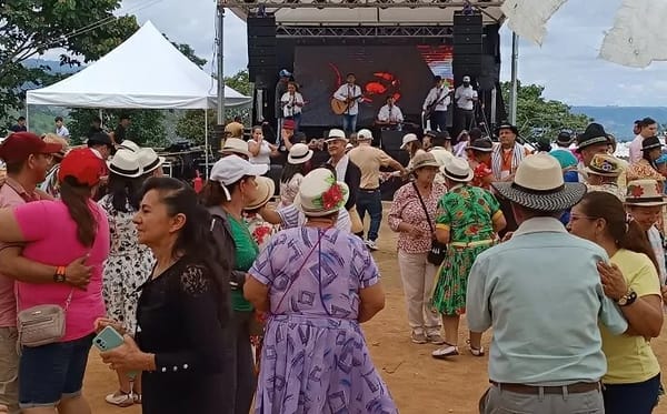 Altos de Mantilla se llenó de música y tradición con el Festival de Música Campesina
