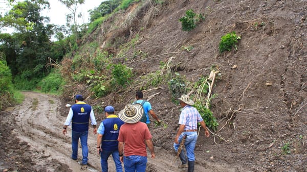 Maquinaria amarilla interviene en 7 municipios de Santander